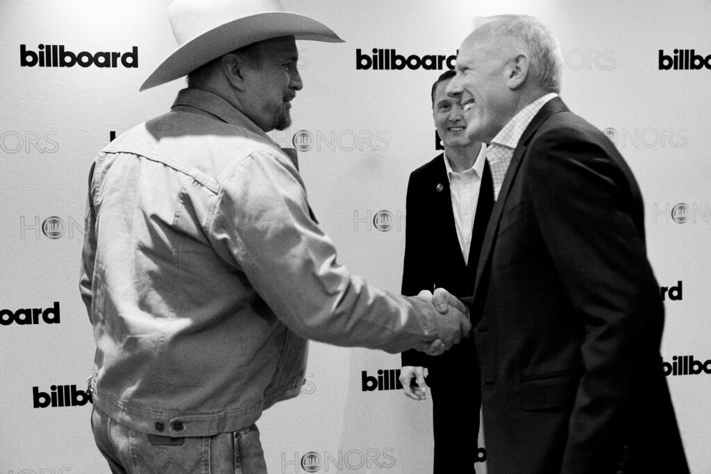 This image has an empty alt attribute; its file name is GARTH_BROOKS_2026_06_03_RIAA_HONORS_BEN_KREBS_142111-1024x683.jpg